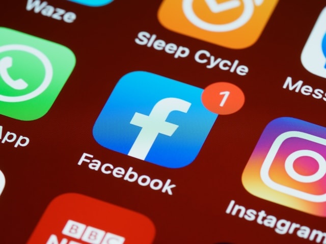 DICT calls on Meta to tighten fake news controls Social Media by Brett Jordan (Unsplash)